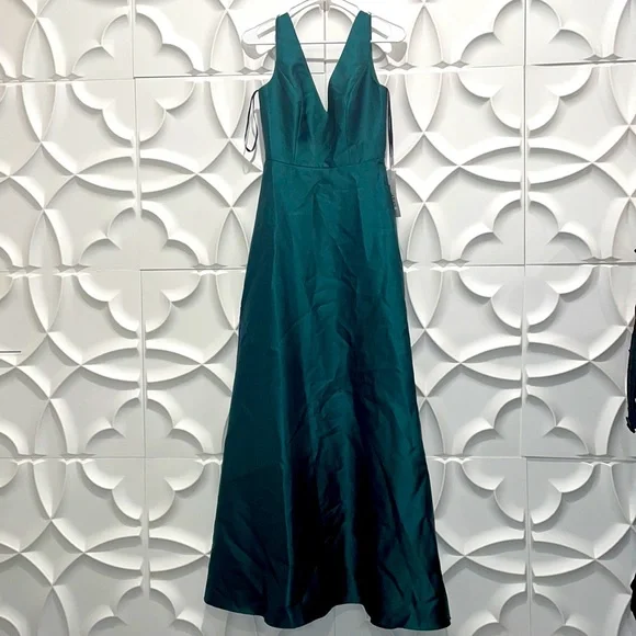 Alfred Sung Hunter green gown dress size 2 JJ